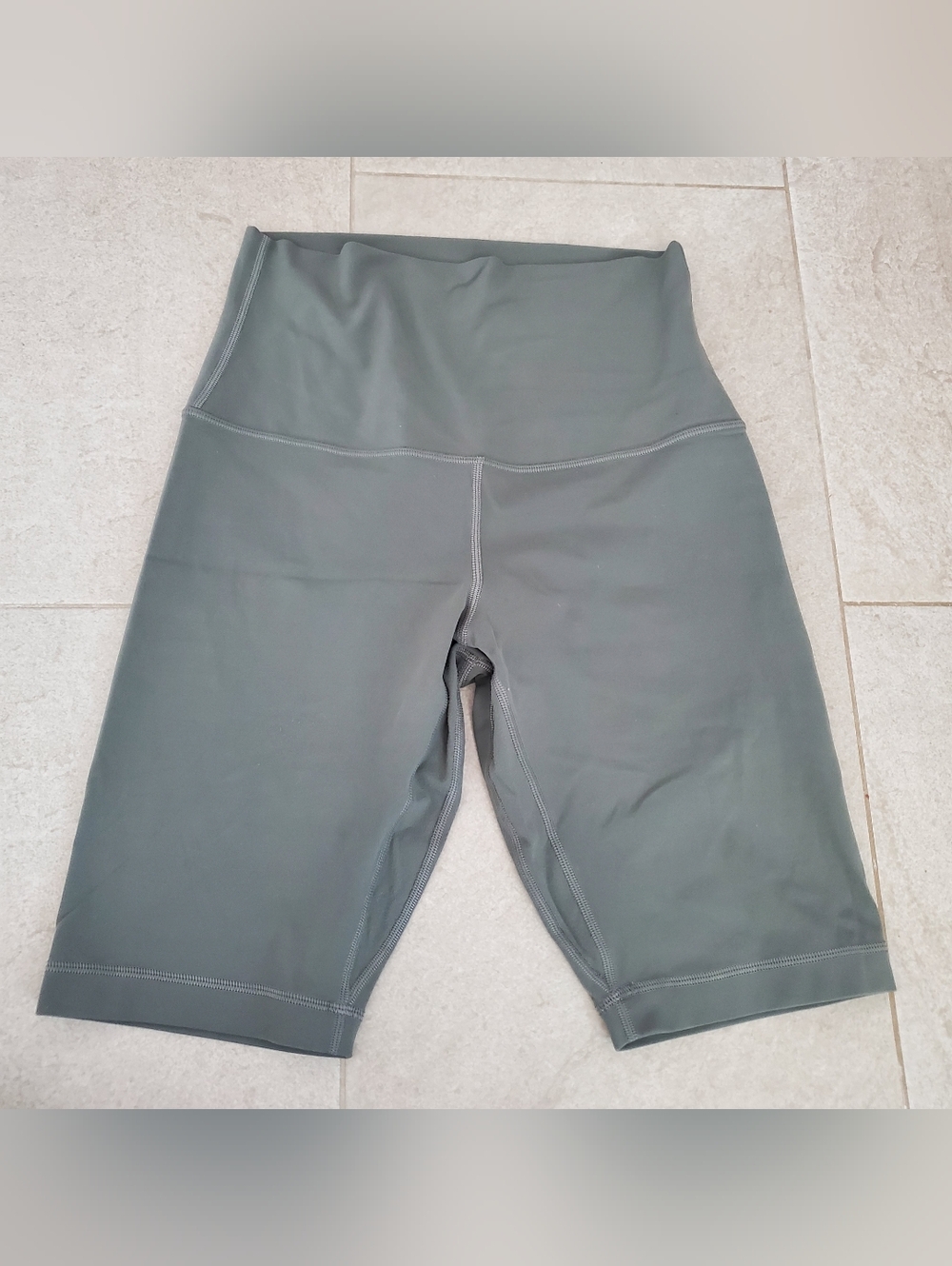 Lululemon Green High Rise Shorts Womens Size 8